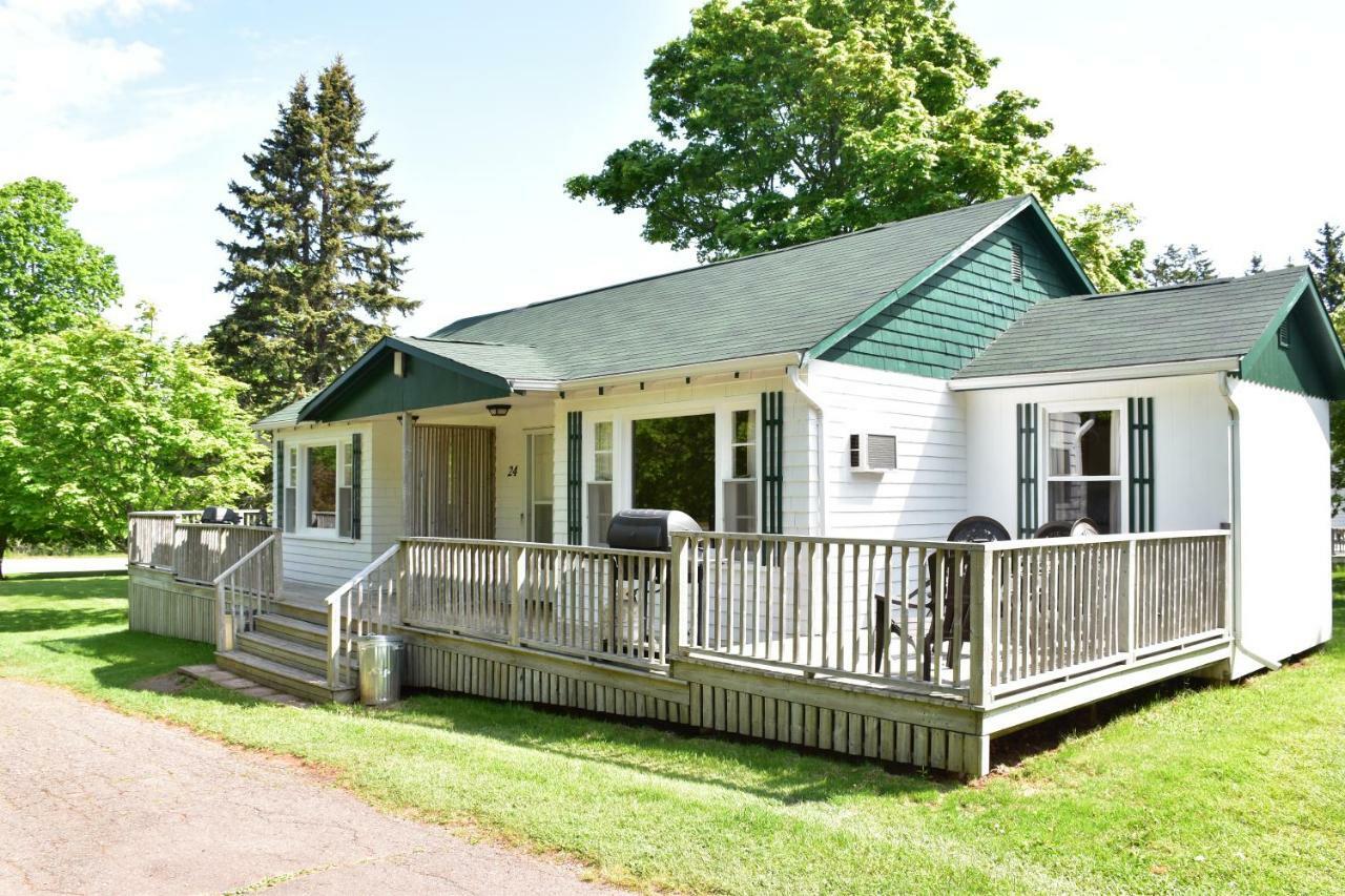 Lakeview Lodge And Cottages Cavendish Exterior photo